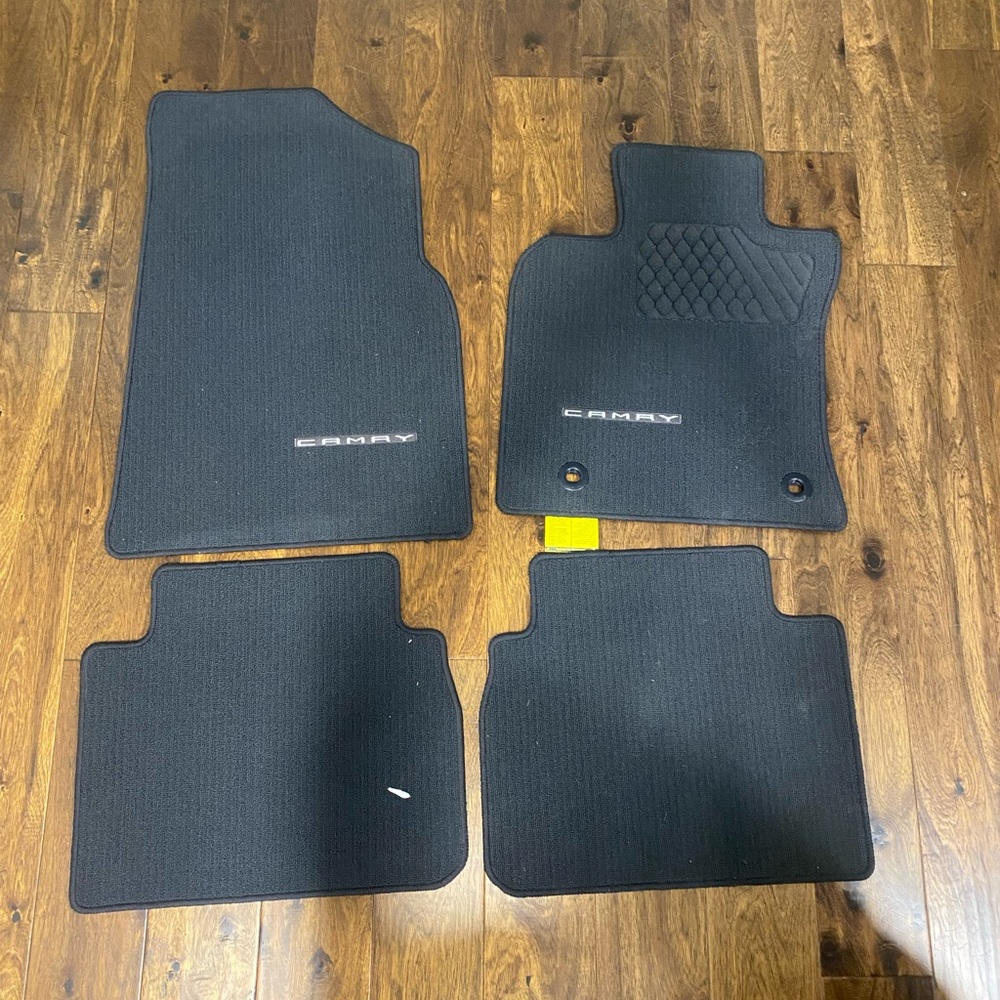 2018 Toyota Camry Floor Mats